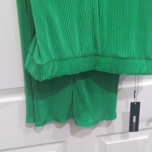 Green Wide-Leg Women's Pants - Picture 11 of 12